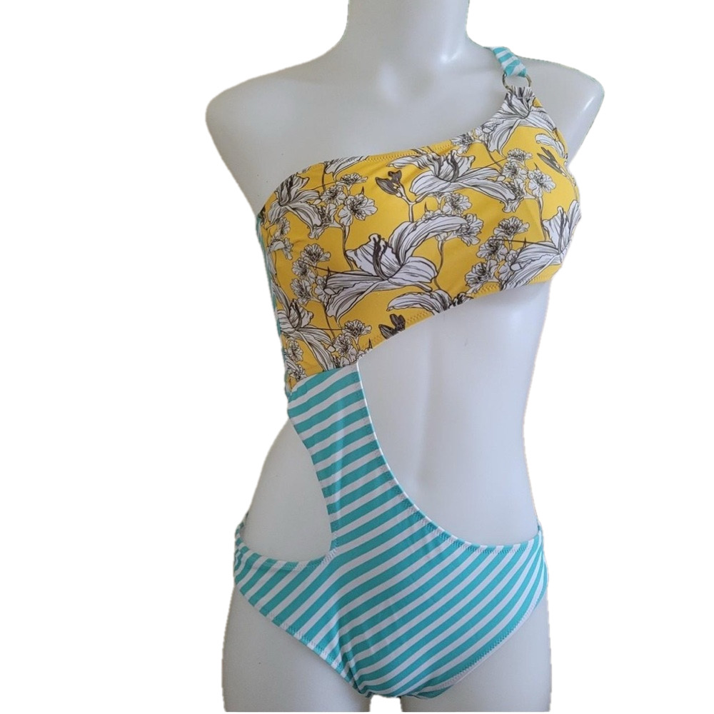 CUPSHE women’s Floral and Striped One-Shoulder Swimsuit 🩱 size L NWT